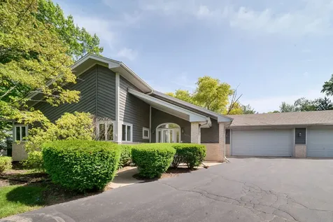 16373 West Menna Lane Lincolnshire IL 60069