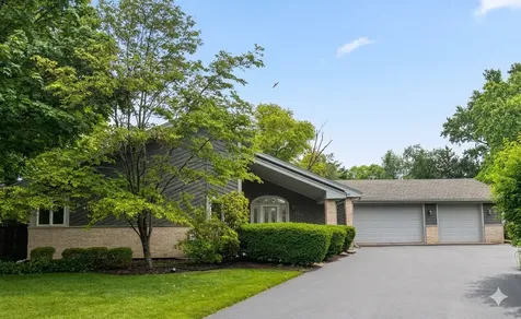 16373 West Menna Lane Lincolnshire IL 60069