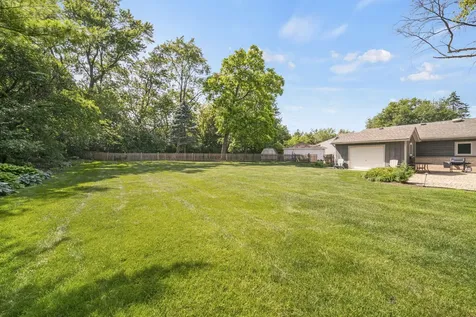 16373 West Menna Lane Lincolnshire IL 60069