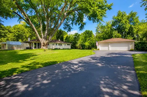 3006 South Elder Lane Holiday Hills IL 60051
