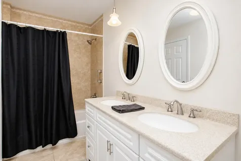 3006 South Elder Lane Holiday Hills IL 60051