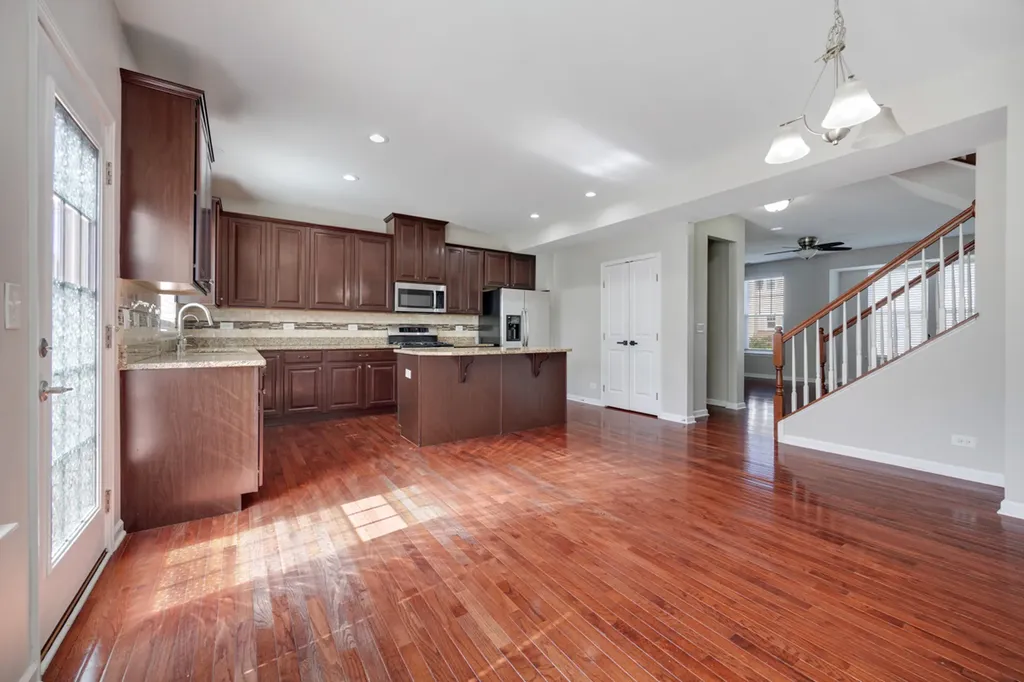 3563 Gabrielle Lane Aurora IL 60504
