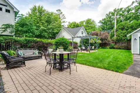 130 East North Avenue Lake Bluff IL 60044