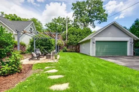 130 East North Avenue Lake Bluff IL 60044