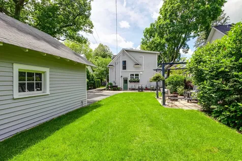 130 East North Avenue Lake Bluff IL 60044