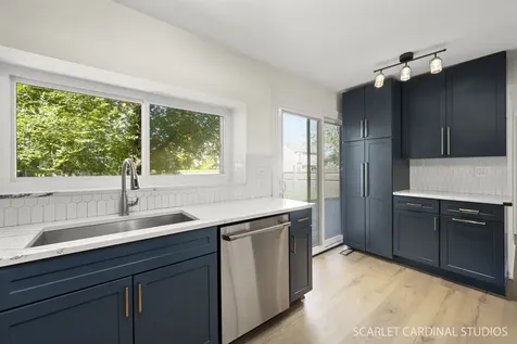 315 Newport Lane Aurora IL 60504