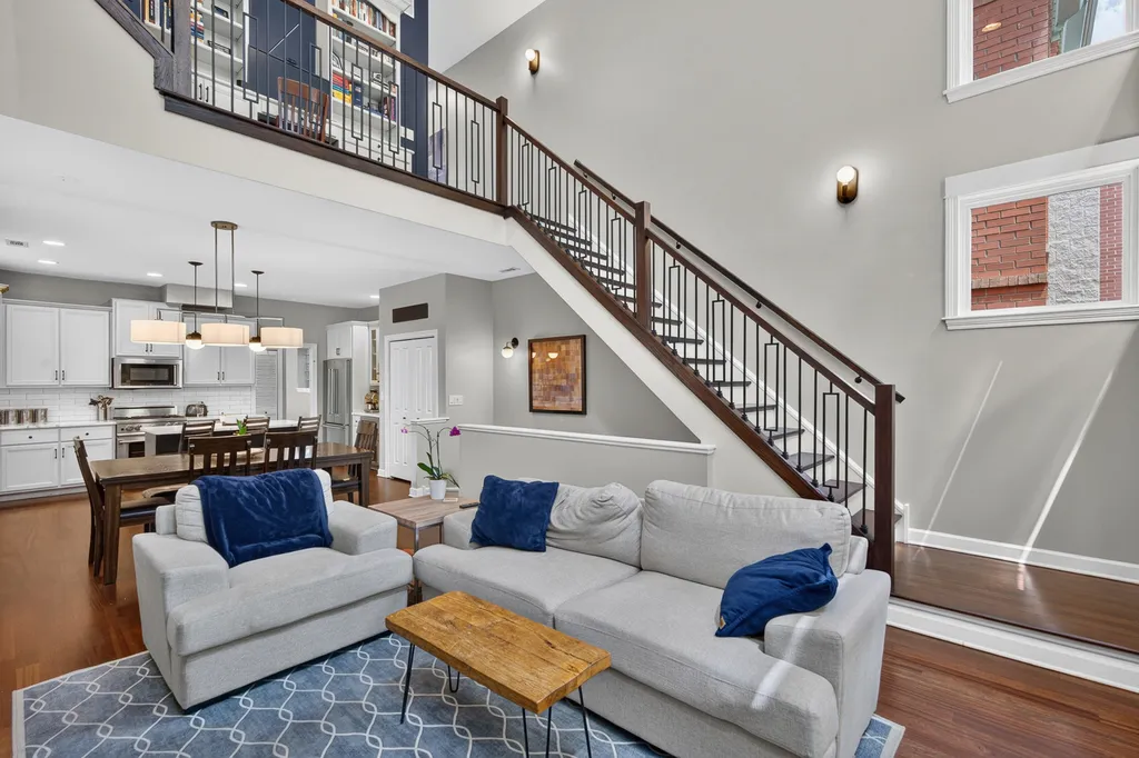1320 West Grenshaw Street Chicago IL 60607