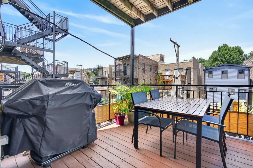 1320 West Grenshaw Street Chicago IL 60607