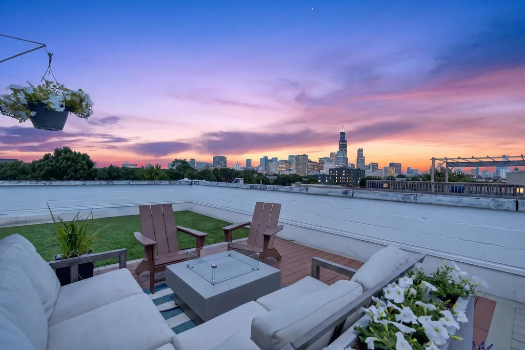 1320 West Grenshaw Street Chicago IL 60607