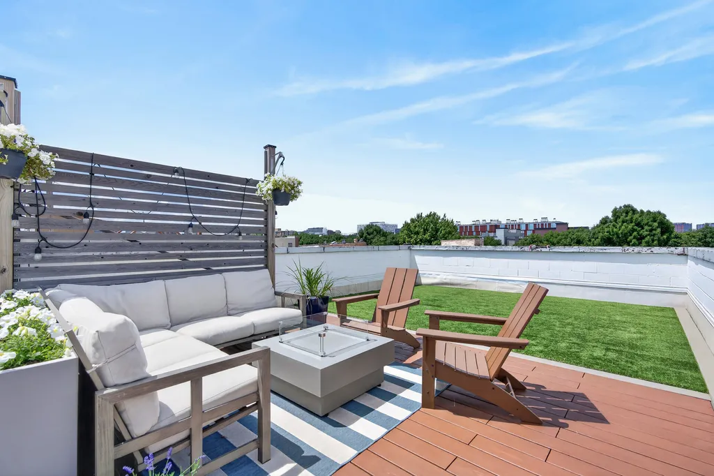 1320 West Grenshaw Street Chicago IL 60607