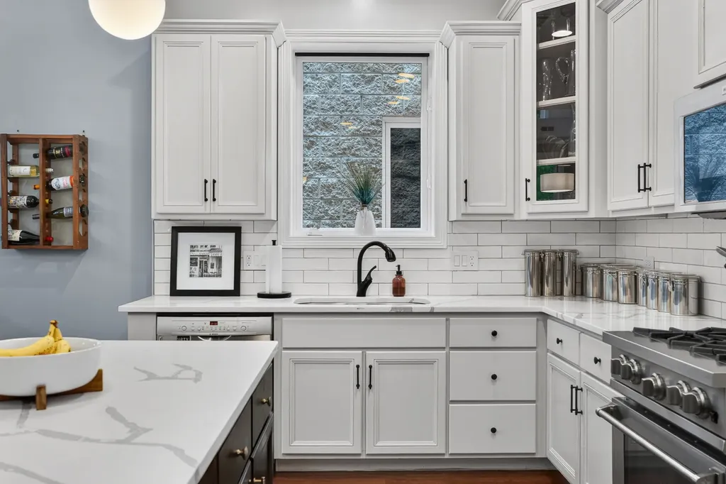 1320 West Grenshaw Street Chicago IL 60607