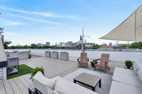 1320 West Grenshaw Street Chicago IL 60607