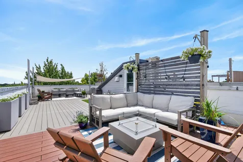 1320 West Grenshaw Street Chicago IL 60607