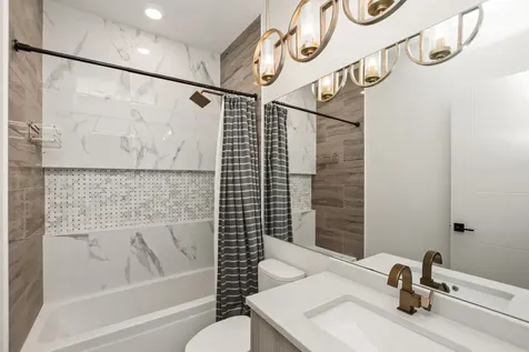 3918 South King Drive Chicago IL 60653