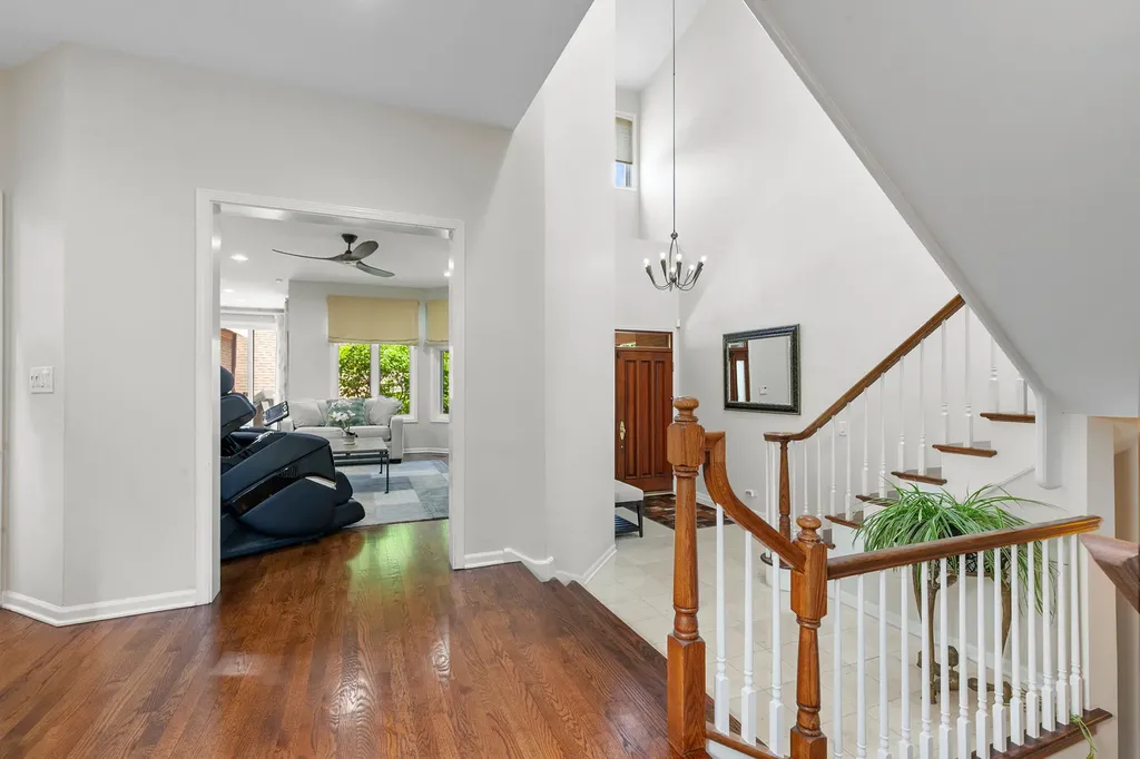 1302 Hawthorne Lane Hinsdale IL 60521