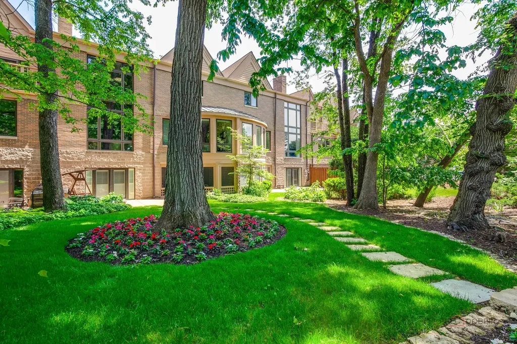 1302 Hawthorne Lane Hinsdale IL 60521