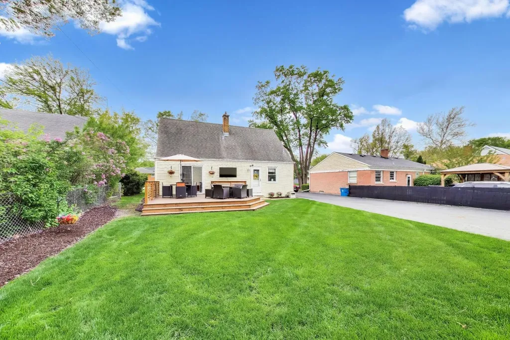 817 South Spring Road Elmhurst IL 60126