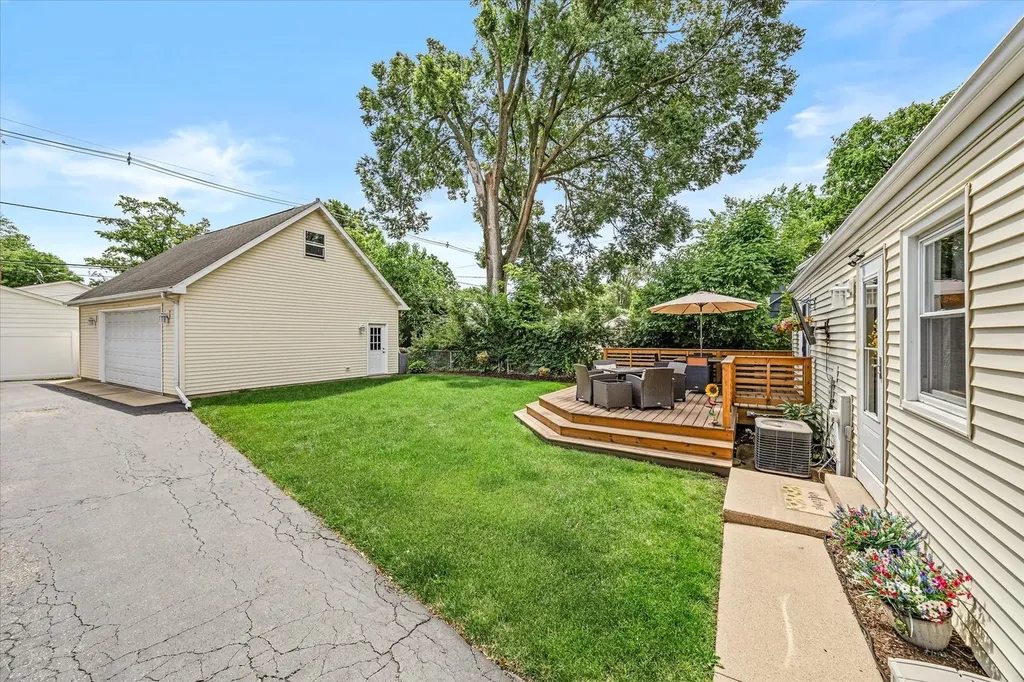 817 South Spring Road Elmhurst IL 60126
