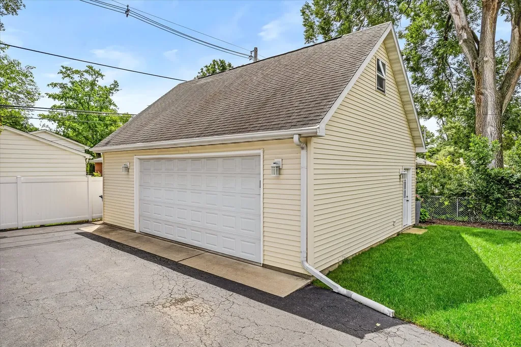 817 South Spring Road Elmhurst IL 60126