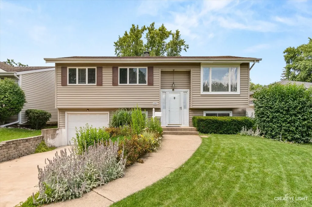 1301 Coolidge Avenue Wheaton IL 60189