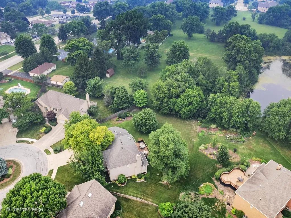6905 Irish Court Darien IL 60561