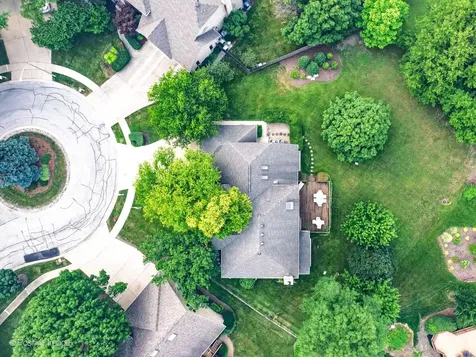 6905 Irish Court Darien IL 60561