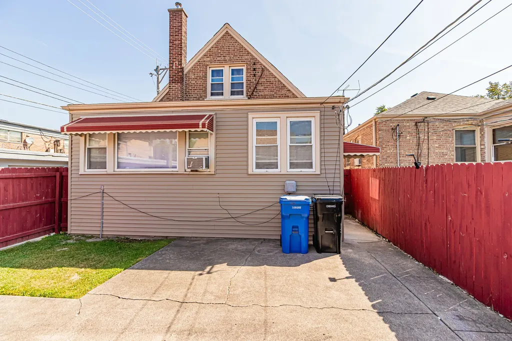 10714 South Eberhart Avenue Chicago IL 60628
