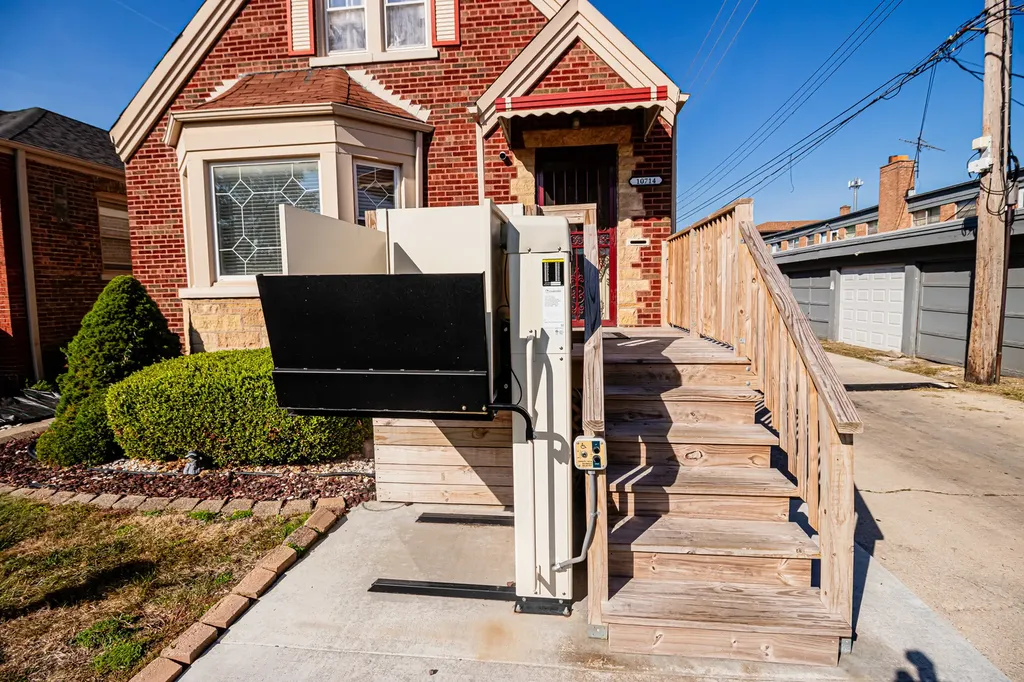 10714 South Eberhart Avenue Chicago IL 60628