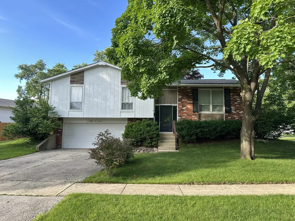 8119 Eastwood Lane Woodridge IL 60517