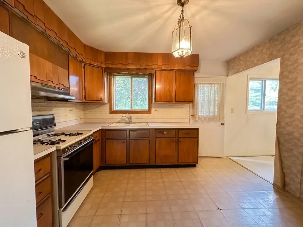 8119 Eastwood Lane Woodridge IL 60517