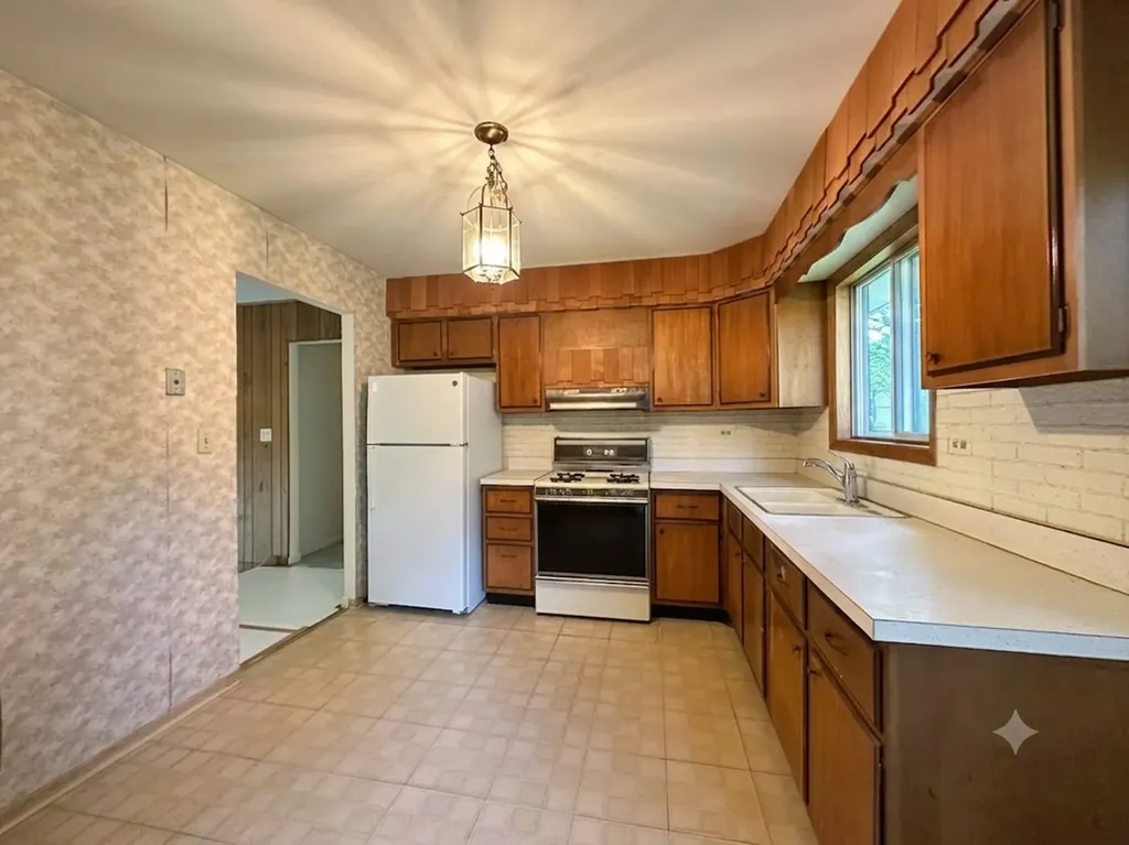 8119 Eastwood Lane Woodridge IL 60517
