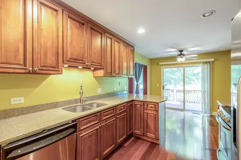 96 Manchester Drive Buffalo Grove IL 60089