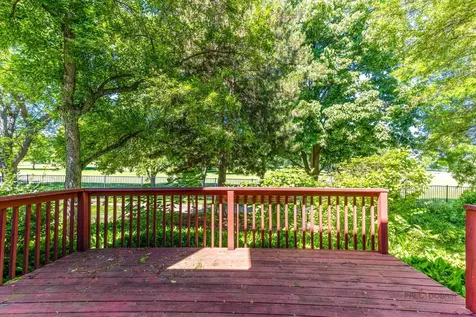 96 Manchester Drive Buffalo Grove IL 60089