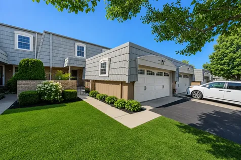 660 Versailles Circle Elk Grove Village IL 60007