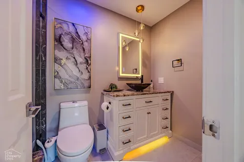 660 Versailles Circle Elk Grove Village IL 60007