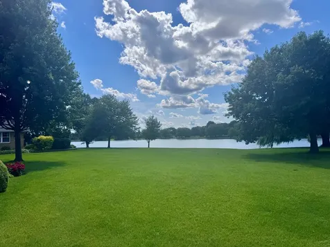 660 Versailles Circle Elk Grove Village IL 60007