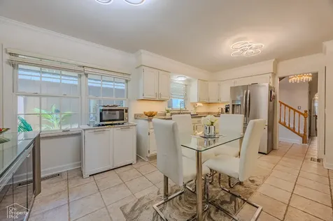 660 Versailles Circle Elk Grove Village IL 60007