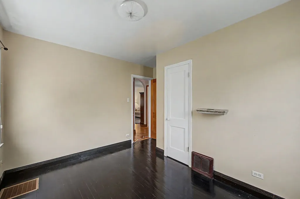 11301 South Avenue H Chicago IL 60617