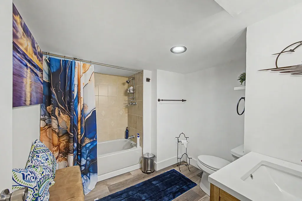 11301 South Avenue H Chicago IL 60617
