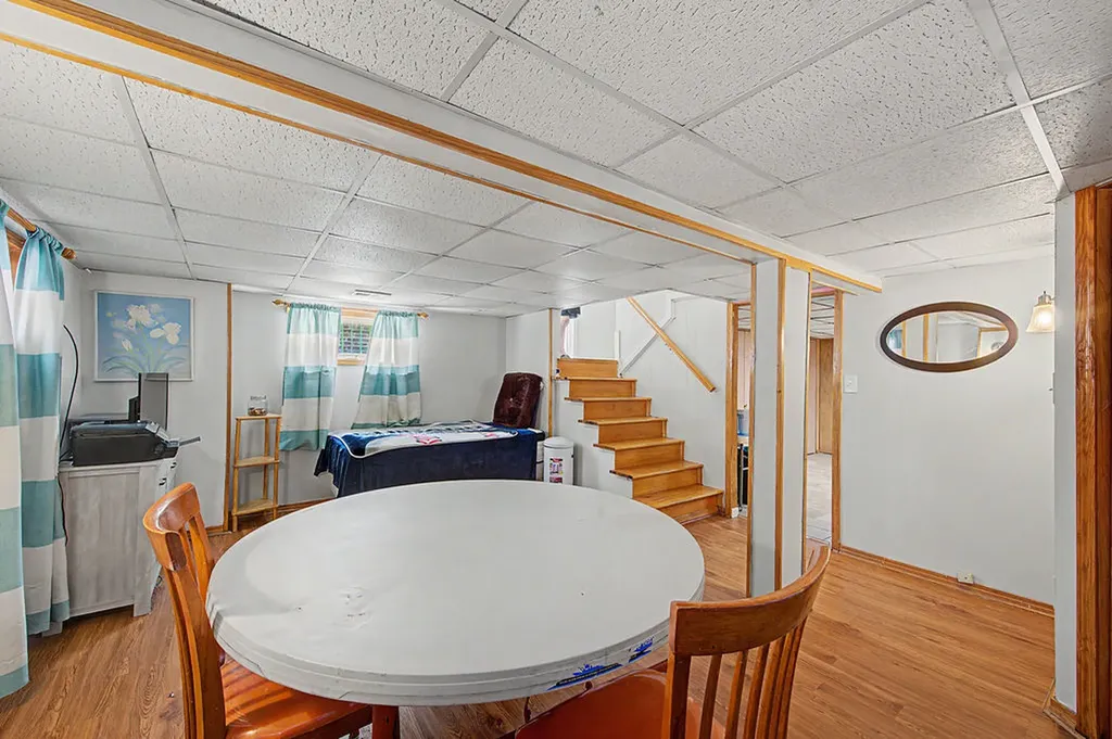 11301 South Avenue H Chicago IL 60617