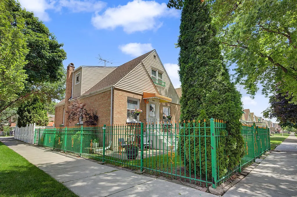 11301 South Avenue H Chicago IL 60617