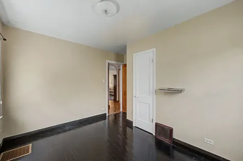 11301 South Avenue H Chicago IL 60617