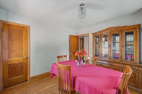 11301 South Avenue H Chicago IL 60617