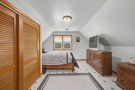 11301 South Avenue H Chicago IL 60617