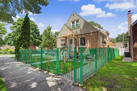 11301 South Avenue H Chicago IL 60617