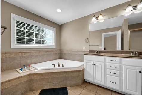 1711 Glenbridge Road Bloomington IL 61704