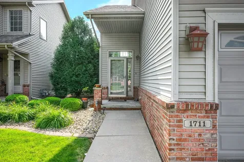 1711 Glenbridge Road Bloomington IL 61704