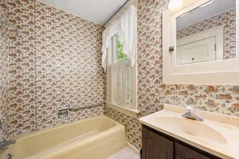 127 Alma Street Sycamore IL 60178