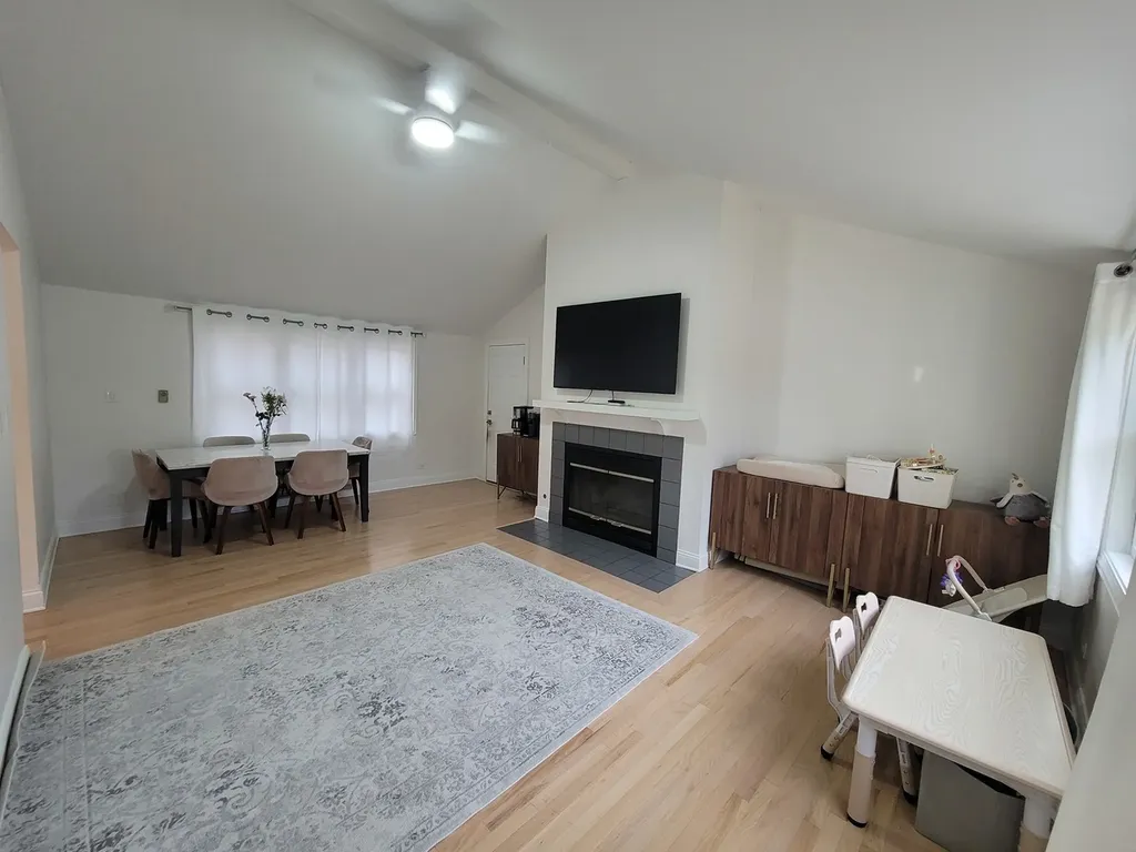 6156 North Kedvale Avenue Chicago IL 60646