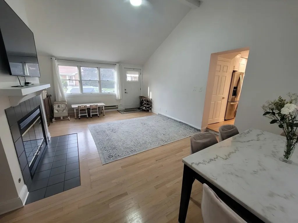 6156 North Kedvale Avenue Chicago IL 60646
